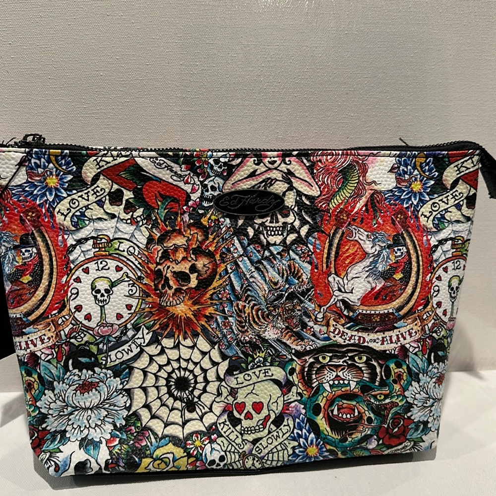 NWT Ed Hardy Large Dead or Alive Travel Toiletry Bag.
